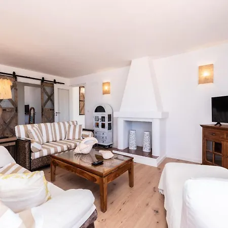 New! Fantastic With Private Pool In Gale Willa